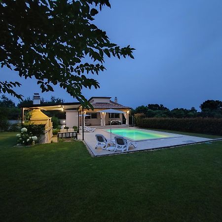 Villa Mila โรวีน ภายนอก รูปภาพ