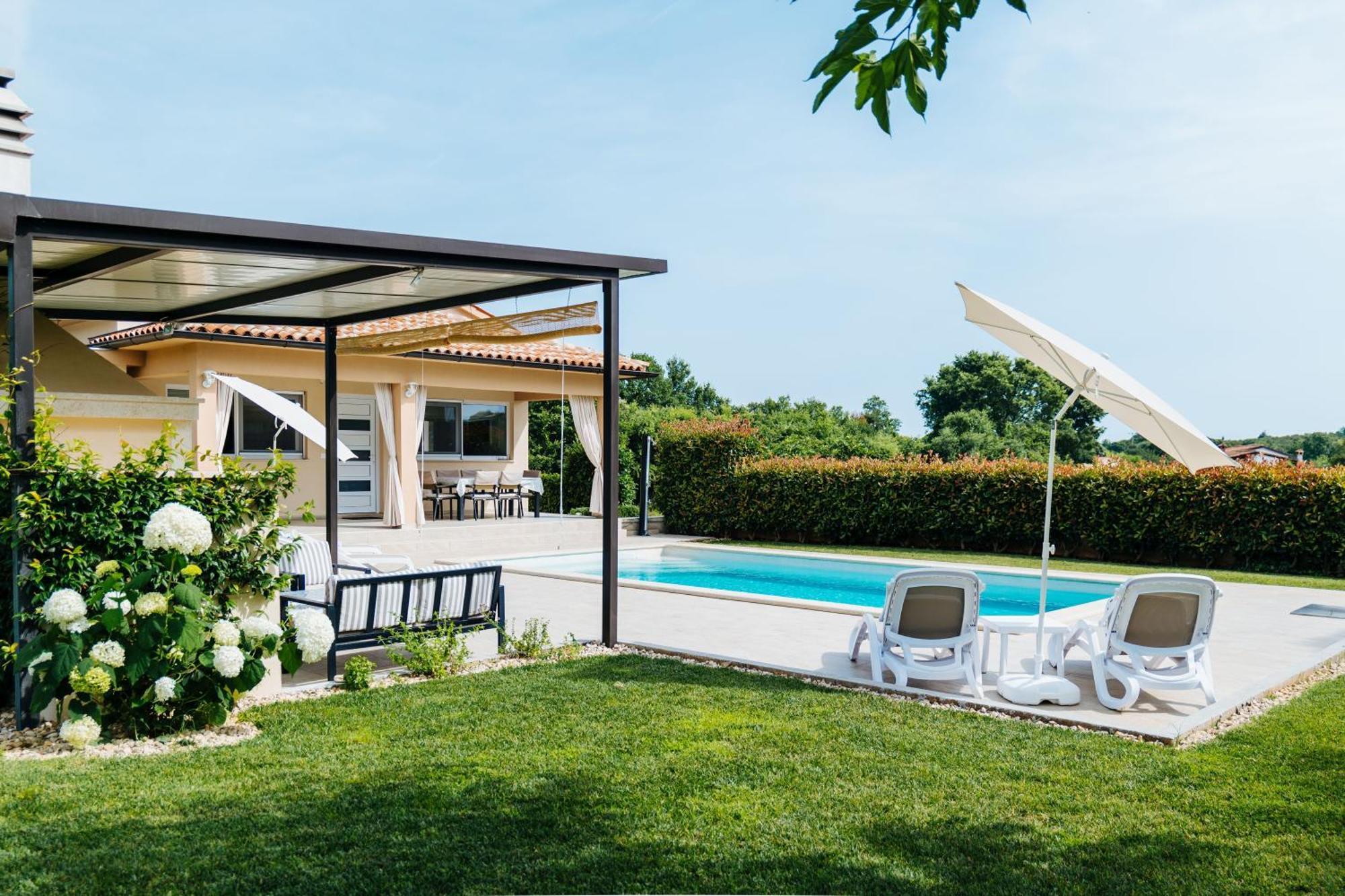 Villa Mila โรวีน ภายนอก รูปภาพ