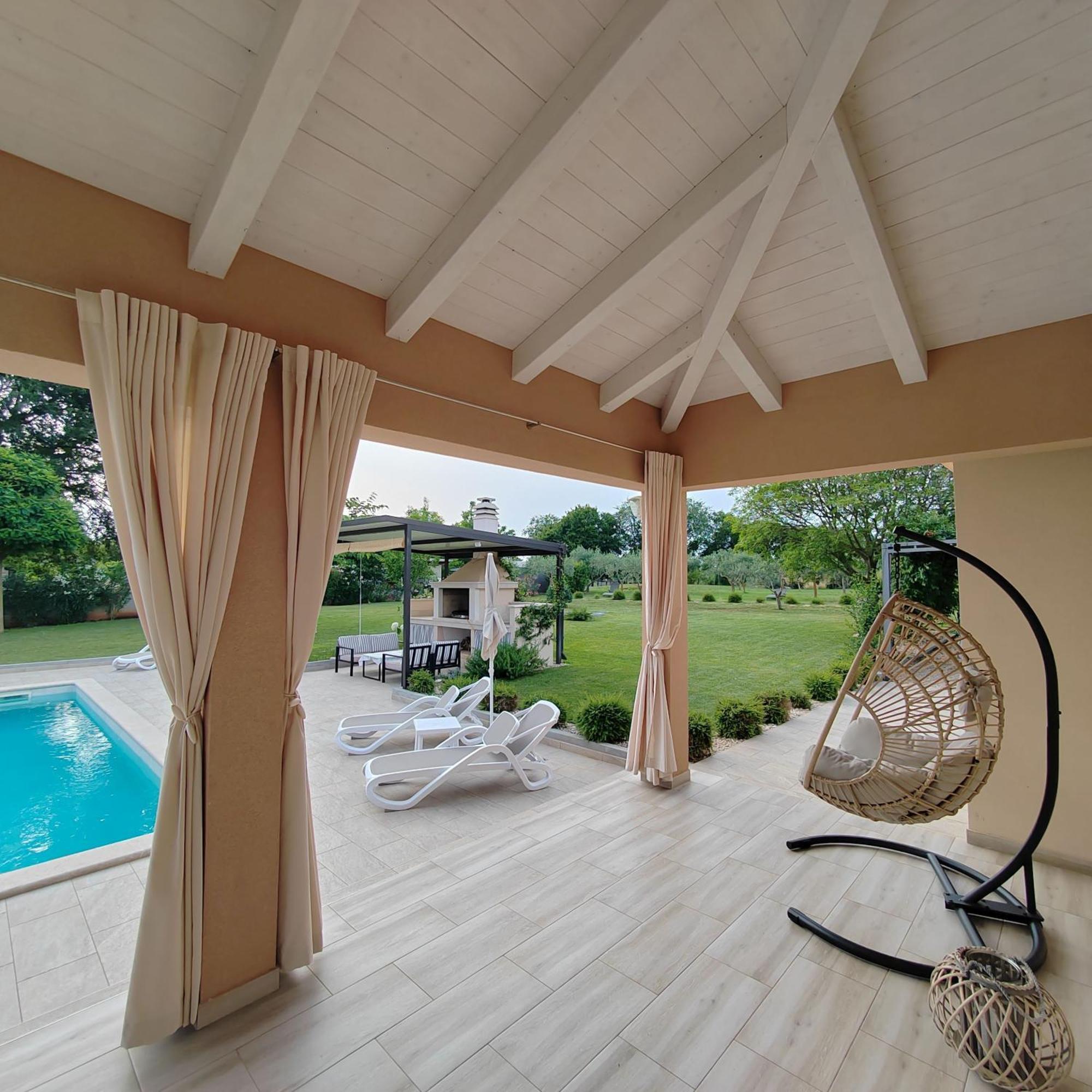 Villa Mila โรวีน ภายนอก รูปภาพ